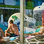 Dava Pool & Mamaia Nord Lägenhet