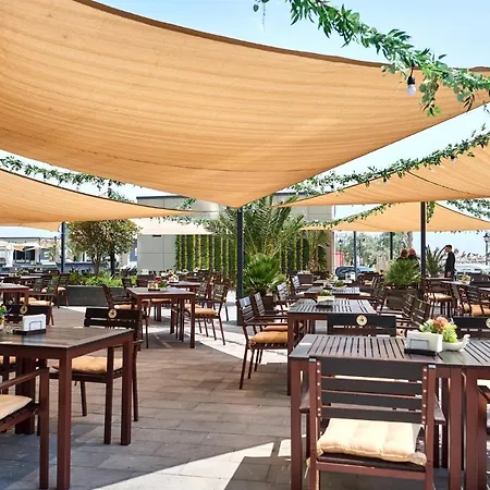 Dava Pool & Mamaia Nord 3*