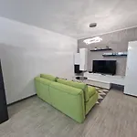 Lägenhet Dava Pool & Mamaia Nord 3*