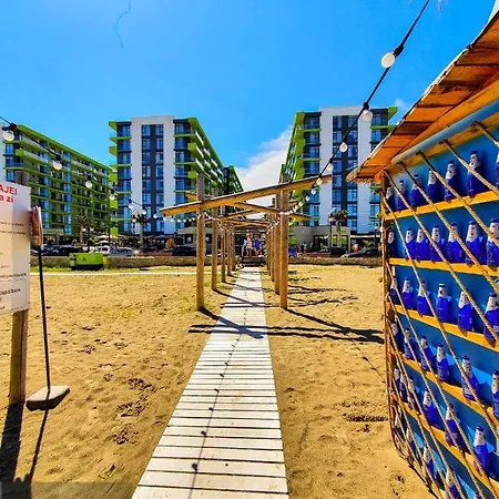 Appartamento Dava Pool & Mamaia Nord 3*