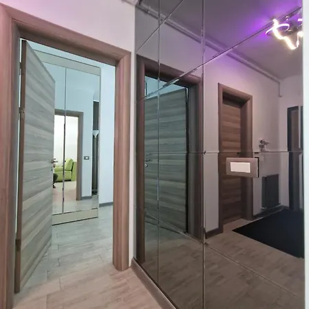 Dava Pool & Mamaia Nord Apartment
