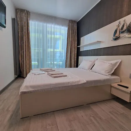 Dava Pool & Mamaia Nord Apartment *