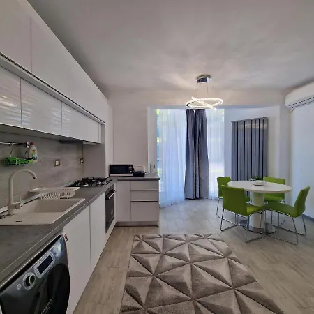 Dava Pool & Mamaia Nord Apartment Navodari