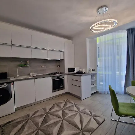 Dava Pool & Mamaia Nord Apartment Navodari