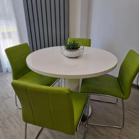 Dava Pool & Mamaia Nord Apartment