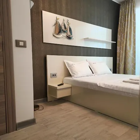 Dava Pool & Mamaia Nord Apartment Navodari